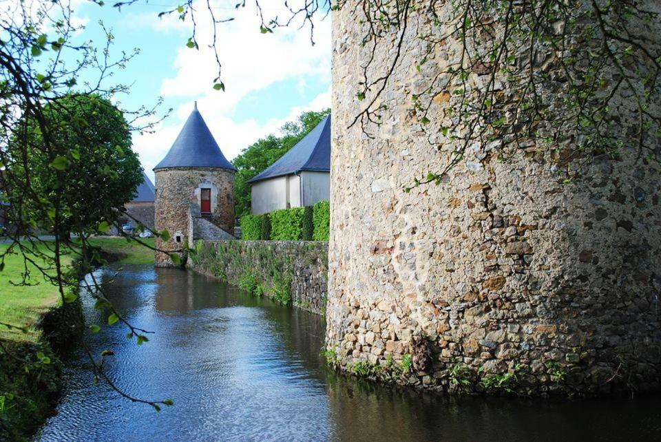 Logis De La Helberdiere Cosse-en-Champagne Exterior photo