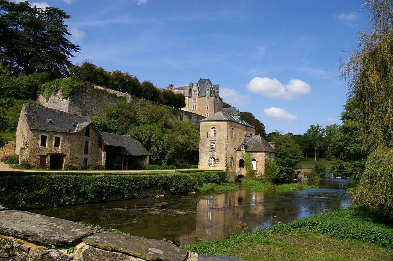 Logis De La Helberdiere Cosse-en-Champagne Exterior photo